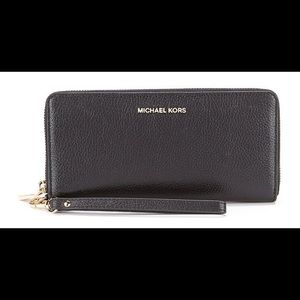 Michael Kors Jet Set Travel Wallet, Black